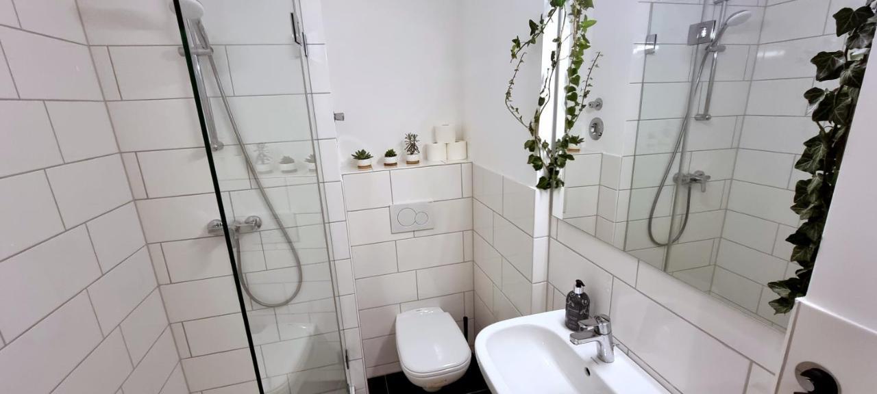 Business Apartment Mit Kuche Fur 1-3 +Netflx+5G Wlan Nahe Der Mhh Im Industrial Design 汉诺威 外观 照片
