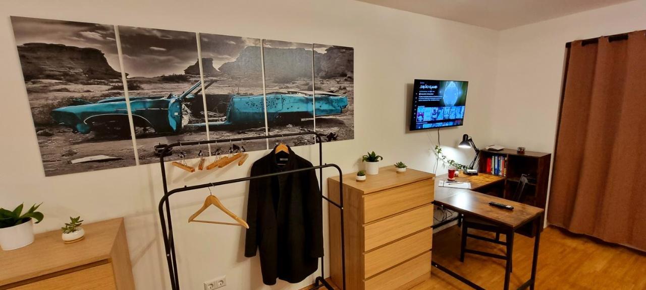 Business Apartment Mit Kuche Fur 1-3 +Netflx+5G Wlan Nahe Der Mhh Im Industrial Design 汉诺威 外观 照片